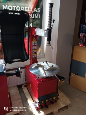 Riepu montāžas stends 